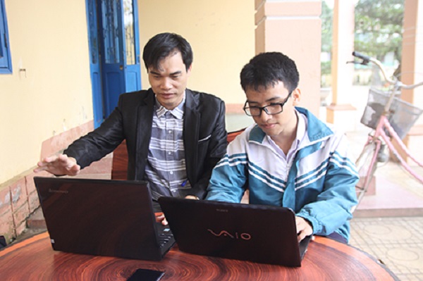 Nam sinh lớp 11 trường THPT Quảng Trị cùng giáo viên hướng dẫn mất cơ hội tham gia cuộc thi khoa học quốc tế
