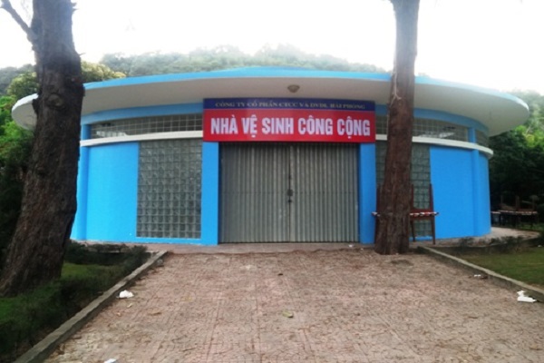 Đến Đồ Sơn để tham quan nhà vệ sinh biến thành cửa hàng ăn uống, khu tắm trắng,….