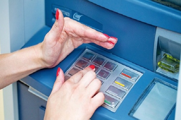 Những điều cần lưu ý để tránh mất tiền khi sử dụng thẻ ATM