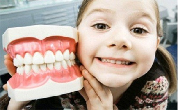 Những điều cha mẹ nên chú ý khi chăm sóc sức khỏe răng miệng cho con trẻ