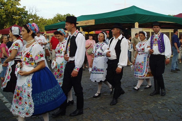 Đồ trang phục truyền thống của các nước châu Âu